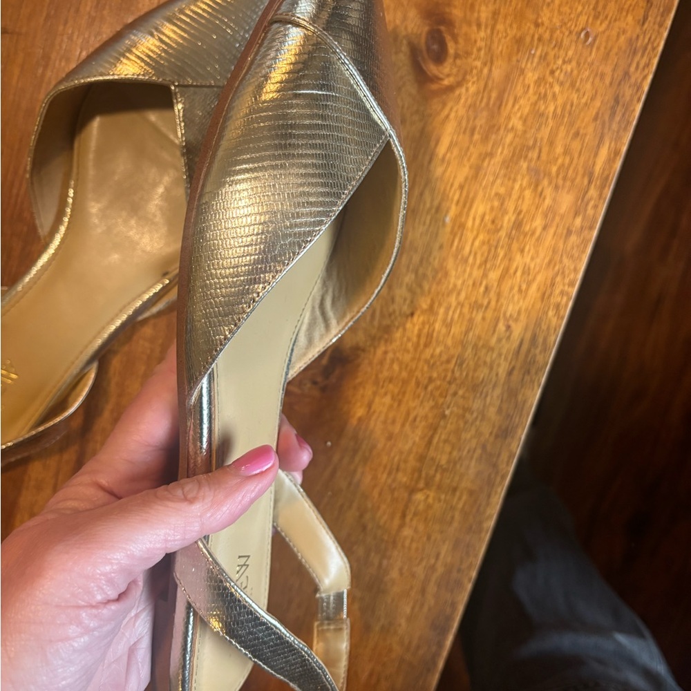 J.Crew • lightly used • Metallic Slingback Pumps in Gold BZ220 size 9.5 - Picture 5 of 8